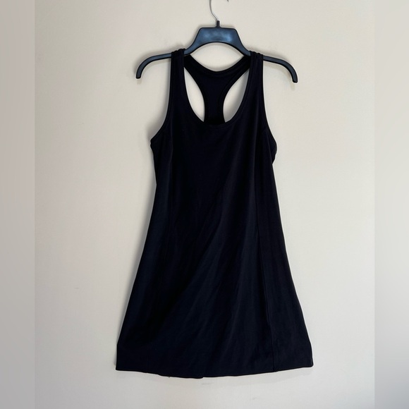 ATHLETA Om My Way Racerback Athletic Dress in Black, size M - Picture 2 of 11